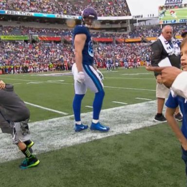 VIDEO: NFL star Drew Brees' sons horse around on the sidelines