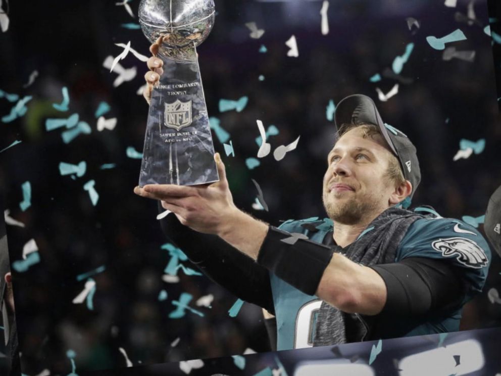 VIDEO: Eagles fan steals seat from Minnesota stadium after Super Bowl,  flies home with it