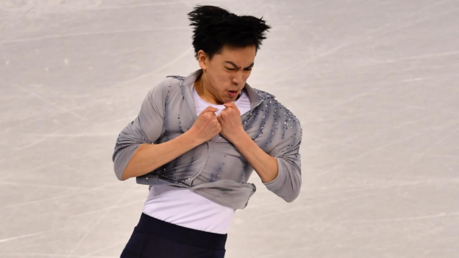 VIDEO: Team USA ice skater makes Olympics history as two women fall short on the slopes