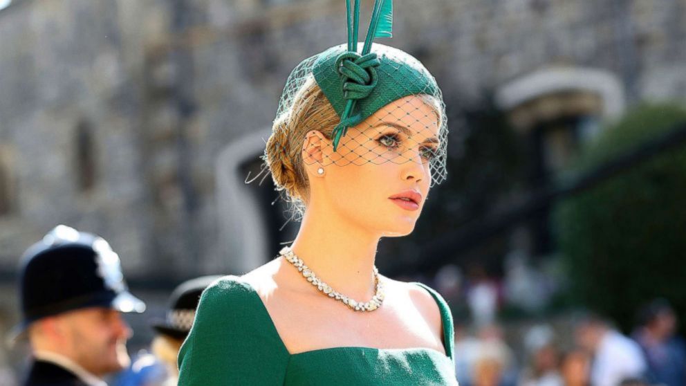 VIDEO: The unofficial colors of the royal wedding? Spring-inspired blue and green!