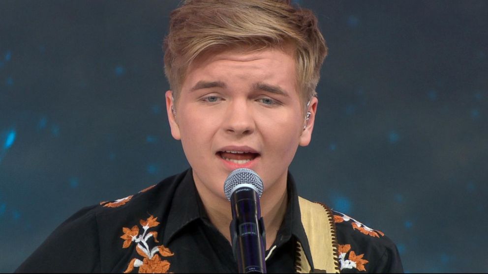 Video 'American Idol' finalist Caleb Lee Hutchinson performs live on 'GMA'  - ABC News