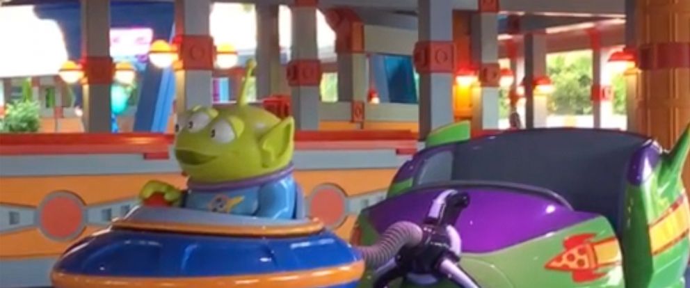 toy story alien swirling saucers ride