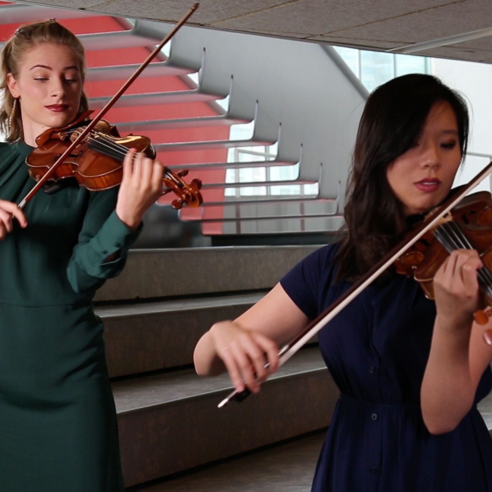 Video Juilliard graduates trade stage for refugee camps ABC News