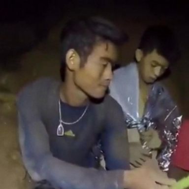 VIDEO: Rescuers push to rescue remaining boys, coach in Thai cave 