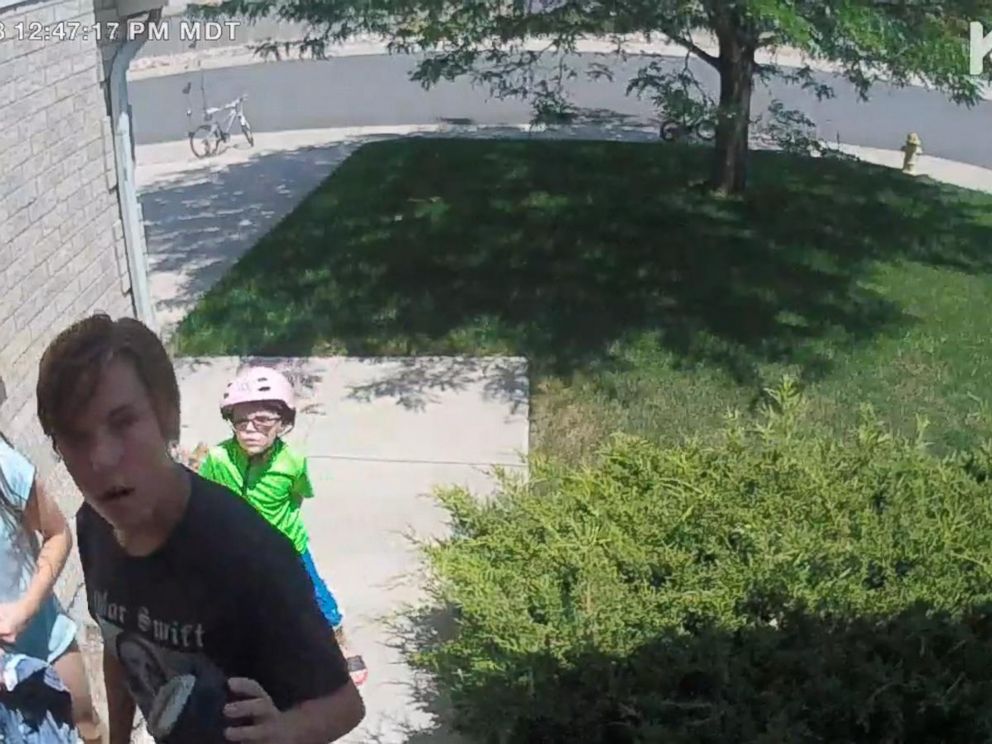 VIDEO: Kids find and return wallet with $700 cash