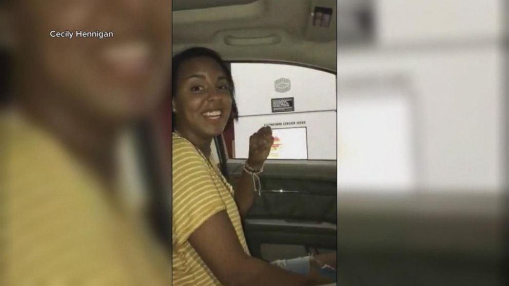 Teen Stuns At Mcdonald S Drive Thru By Singing Her Order Video Abc News