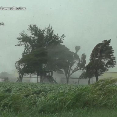 VIDEO: Thunderstorms, tornadoes sweep through the heartland