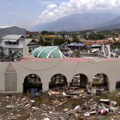 VIDEO: Hundreds dead in Indonesia from powerful tsunami