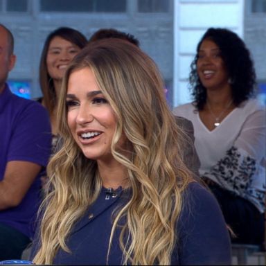 VIDEO: Jessie James Decker announces she's going back on tour 