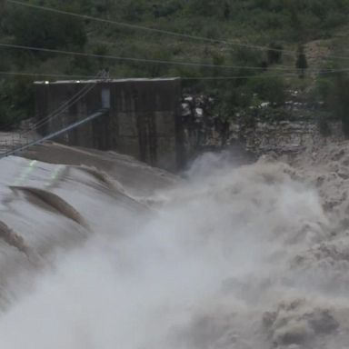 VIDEO: Rising rivers, drenching rain slam Texas 