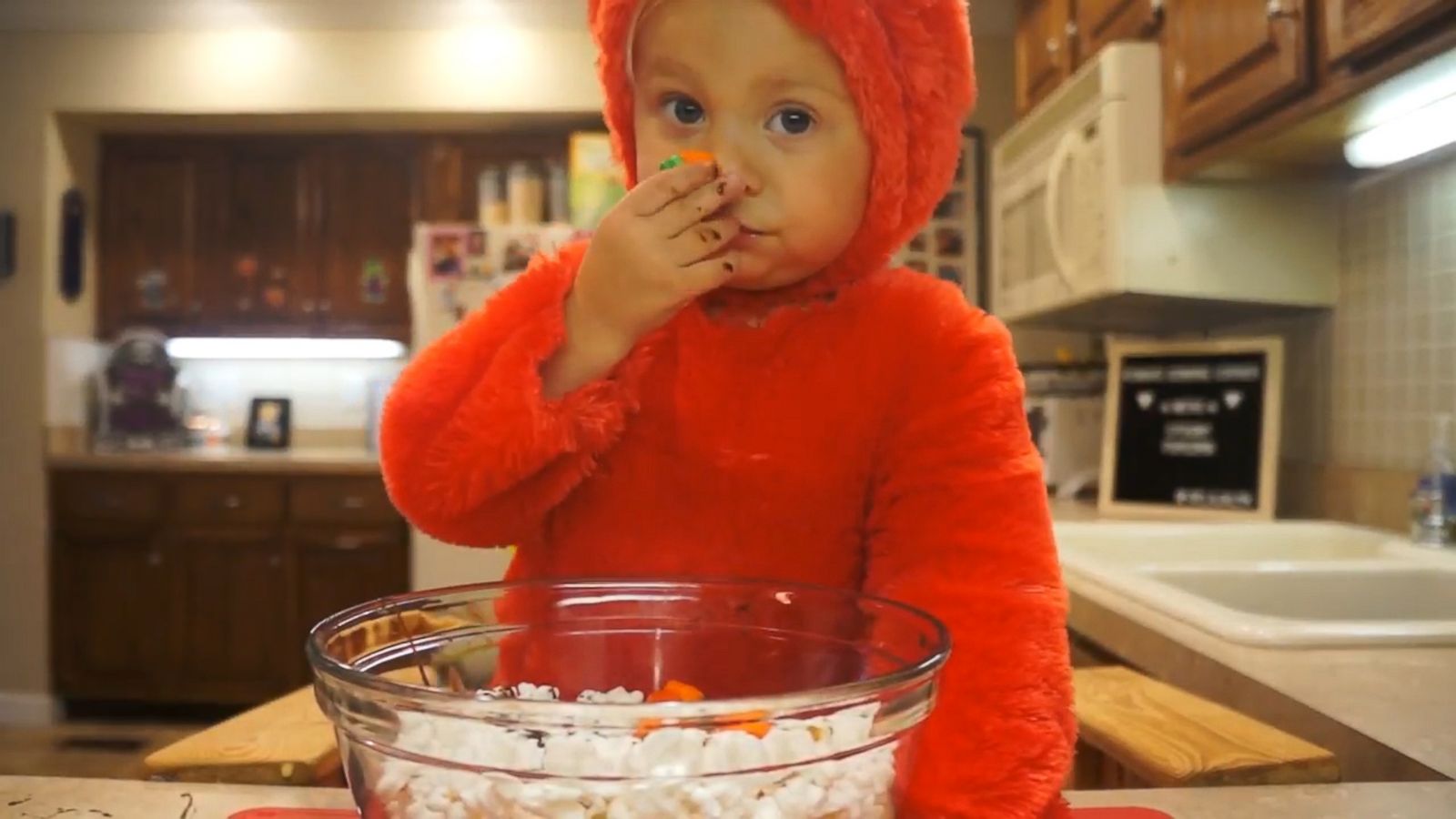 VIDEO: 2-year-old's spooky popcorn is the perfect Halloween treat