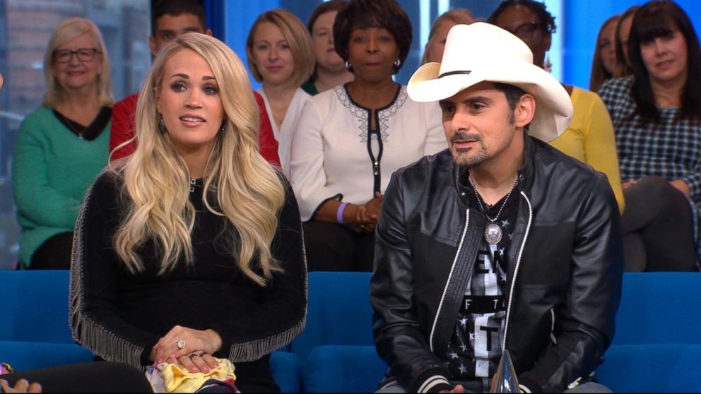 Carrie Underwood and Brad Paisley to Host 52nd CMA Awards - Parade