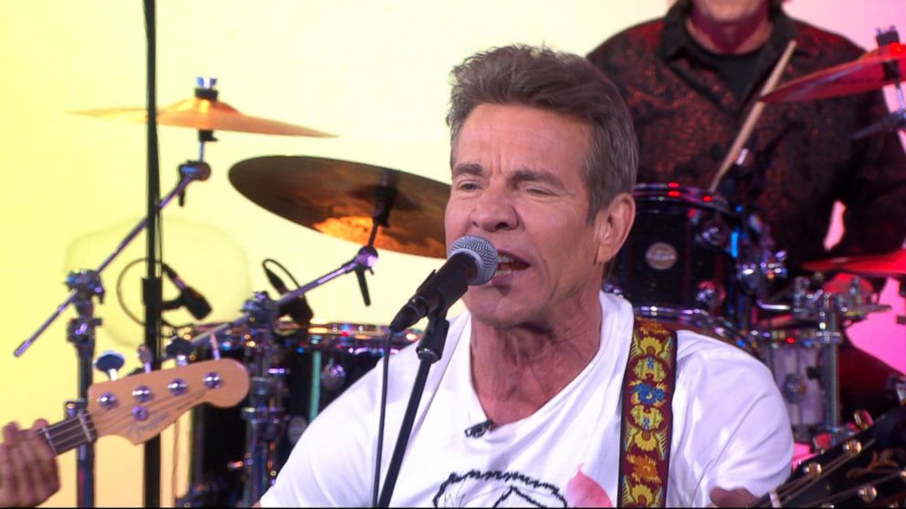 Dennis Quaid and the Sharks perform 'You're So Fine' on 'GMA'