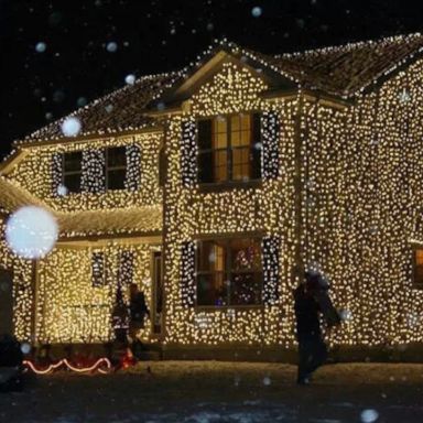 VIDEO: 'Joy to the world!': This home is glowing with 25,000 Griswold-inspired lights