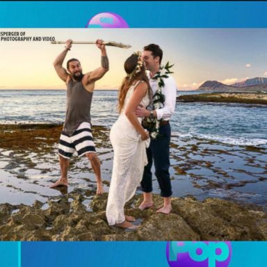 VIDEO: 'Aquaman' star Jason Momoa poses with newlyweds on the beach in Oahu, Hawaii 