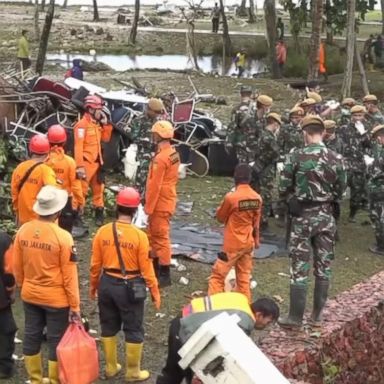 VIDEO: Tsunami death toll in Indonesia climbs to over 400