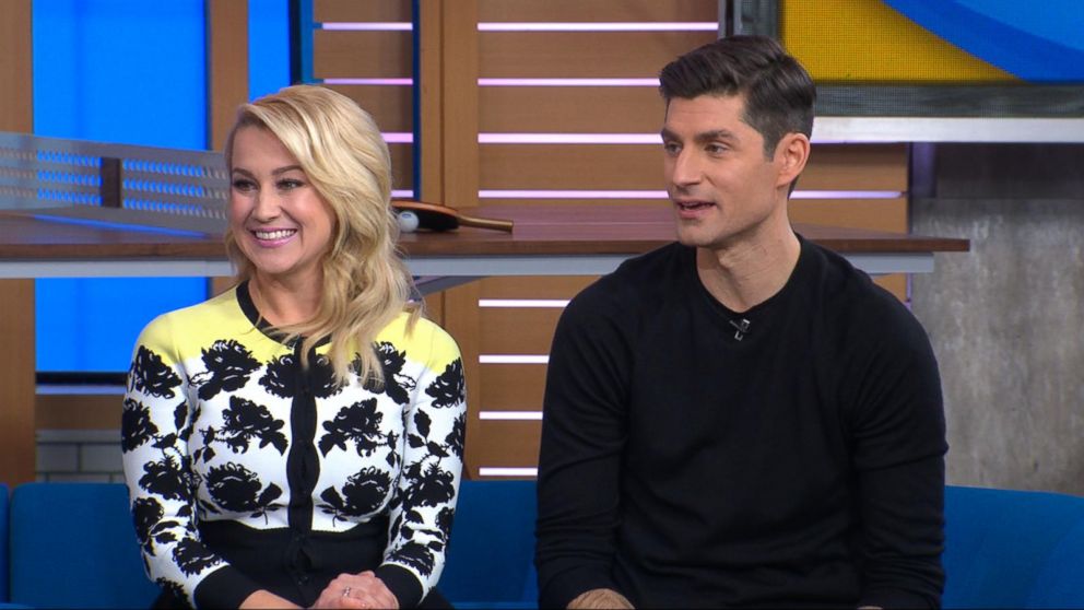 Michael Strahan And Sara Haines Welcome Pickler And Ben Stars To Gma Day Gma 