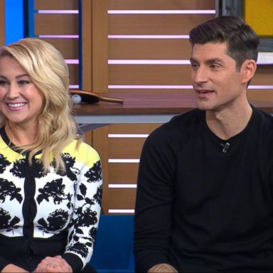 VIDEO: Michael Strahan and Sara Haines welcome 'Pickler and Ben' stars to 'GMA Day' 