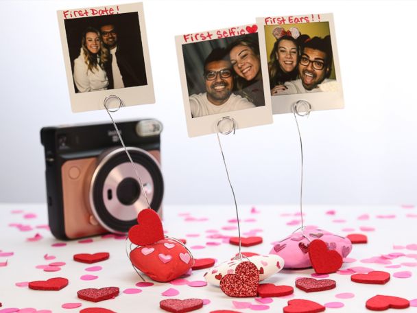 EASY VALENTINE'S DAY PHOTO IDEA 1/14 📸 Here's how to take aesthetic self  timer Valentine's Day Photos by yourself… Here's What You…