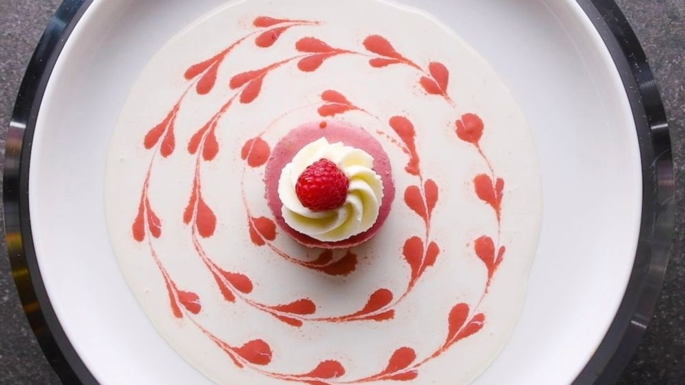 Valentine hotsell dessert plates