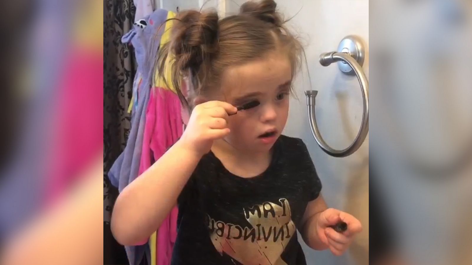 VIDEO: 7-year-old girl who slayed the makeup game is back -- and it's all about the contour