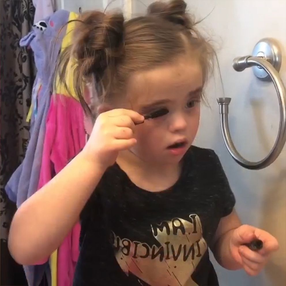 VIDEO:  7-year-old girl who slayed the makeup game is back -- and it's all about the contour