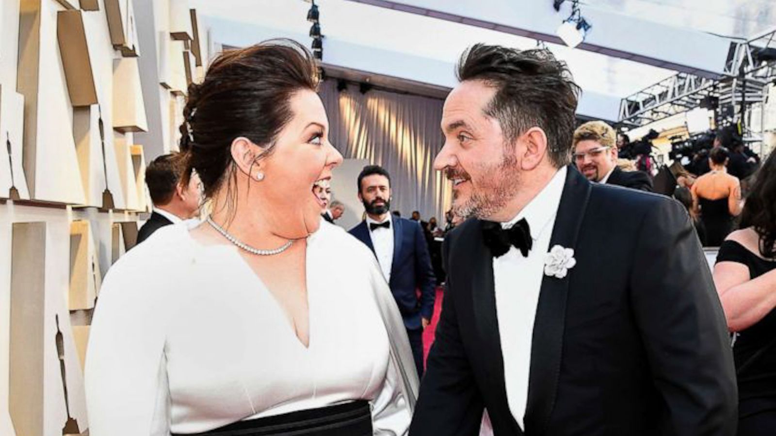 VIDEO: Hollywood's cutest partners slay the red carpet together at the 2019 Oscars