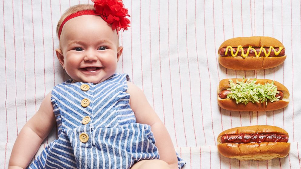 creative baby monthly photos