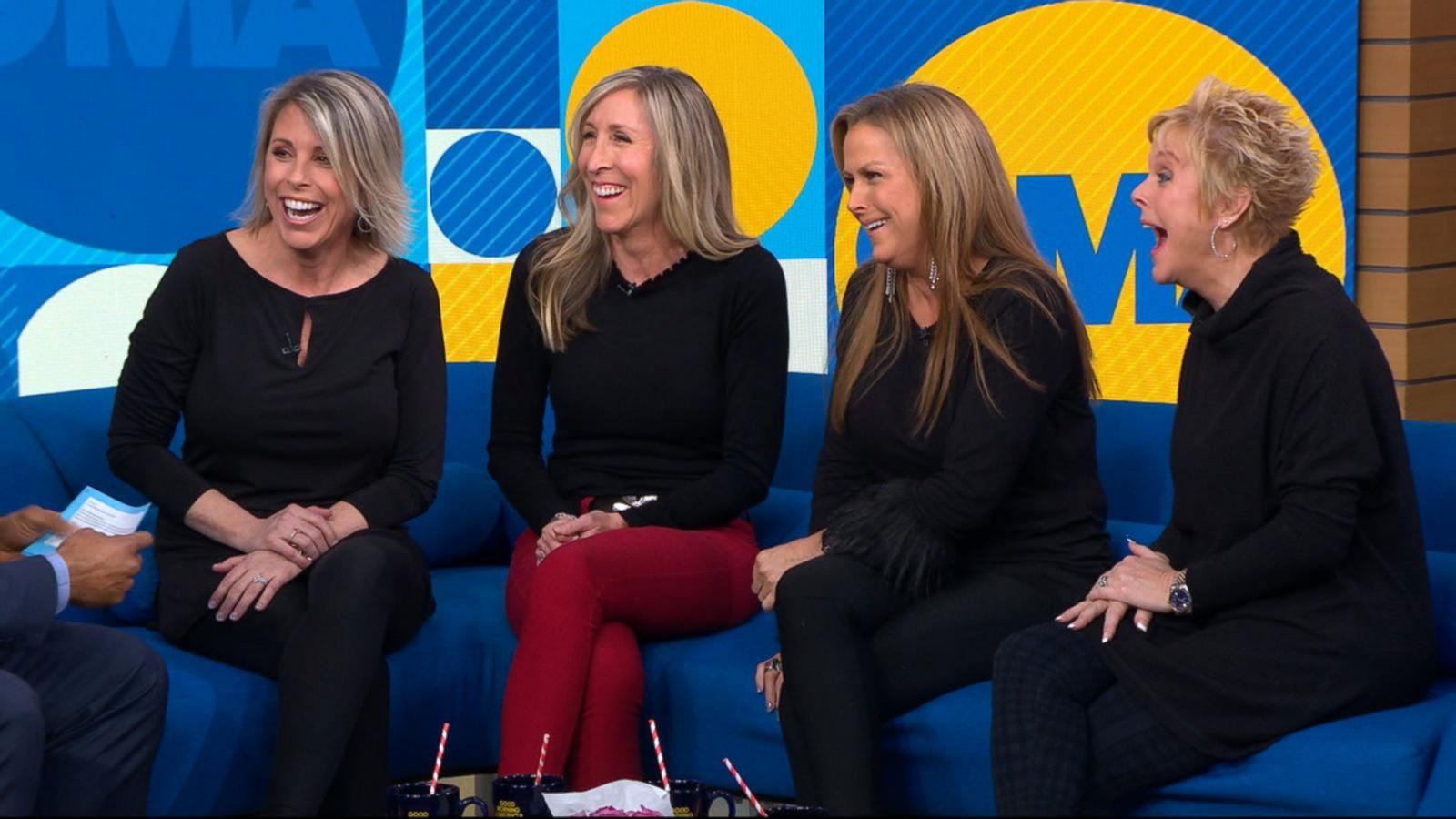 VIDEO: 4 long-lost sisters reconnect live on 'GMA'