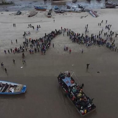 VIDEO: Rescuers race to save thousands in Mozambique