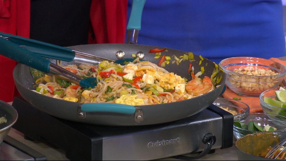 VIDEO: Rachel Ray demonstrates how to make Pad Thai in less than 30 minutes