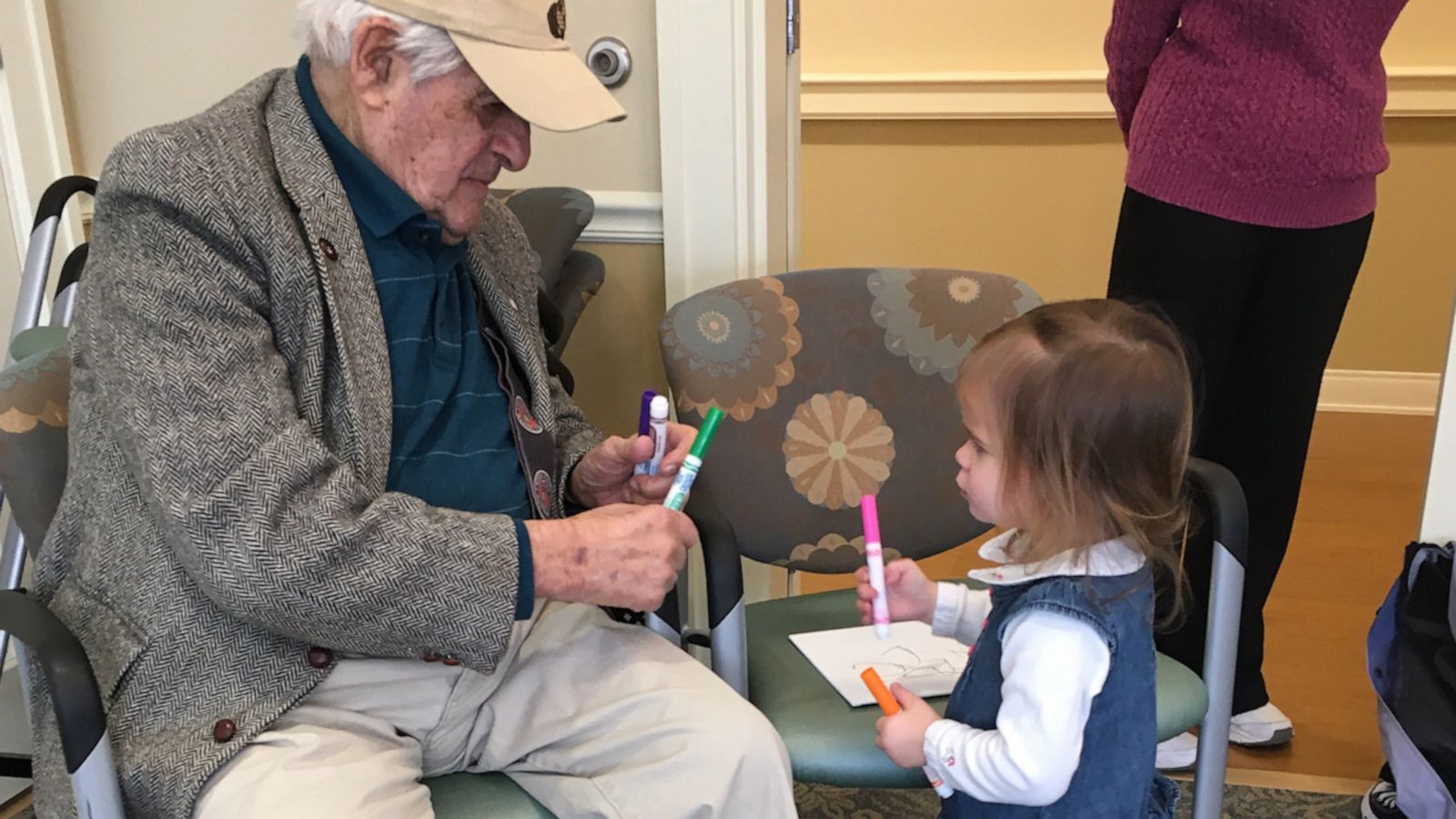 VIDEO: 95-year-old ex-Marine and 3-year-old girl meet in music class and are now BFF