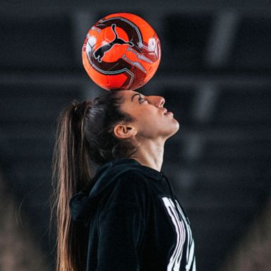 VIDEO: French freestyler Lisa Zimouche is kicking things up a notch in the world of soccer 