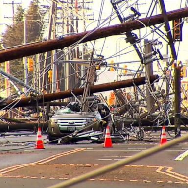 VIDEO: Thousands left without power in Seattle area