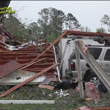 VIDEO: 3 killed as tornadoes, wind, floods batter Southeast