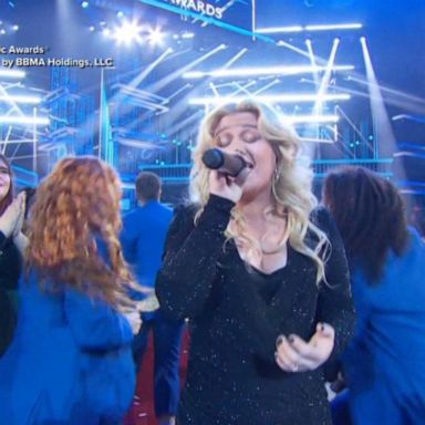 VIDEO: Kelly Clarkson undergoes emergency surgery