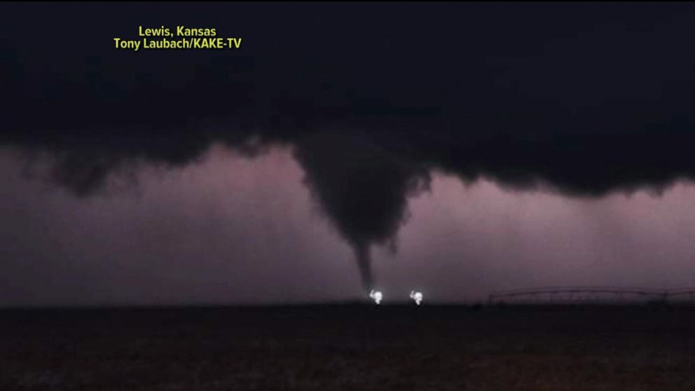 Tornadoes And Flooding Wreak Havoc Across The Plains Video - ABC News