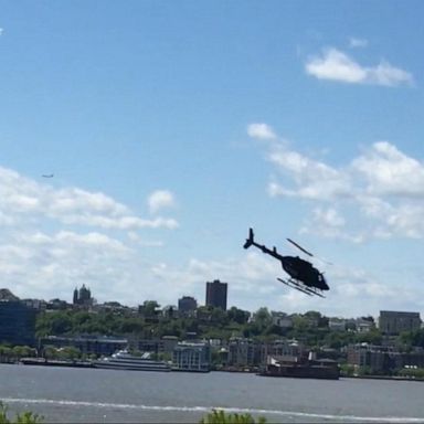 VIDEO: Helicopter crashes into New York City river