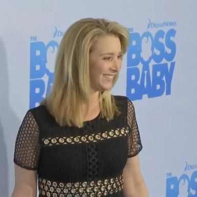 VIDEO: Lisa Kudrow says she felt like a 'mountain of a woman' next to her 'Friends' co-stars