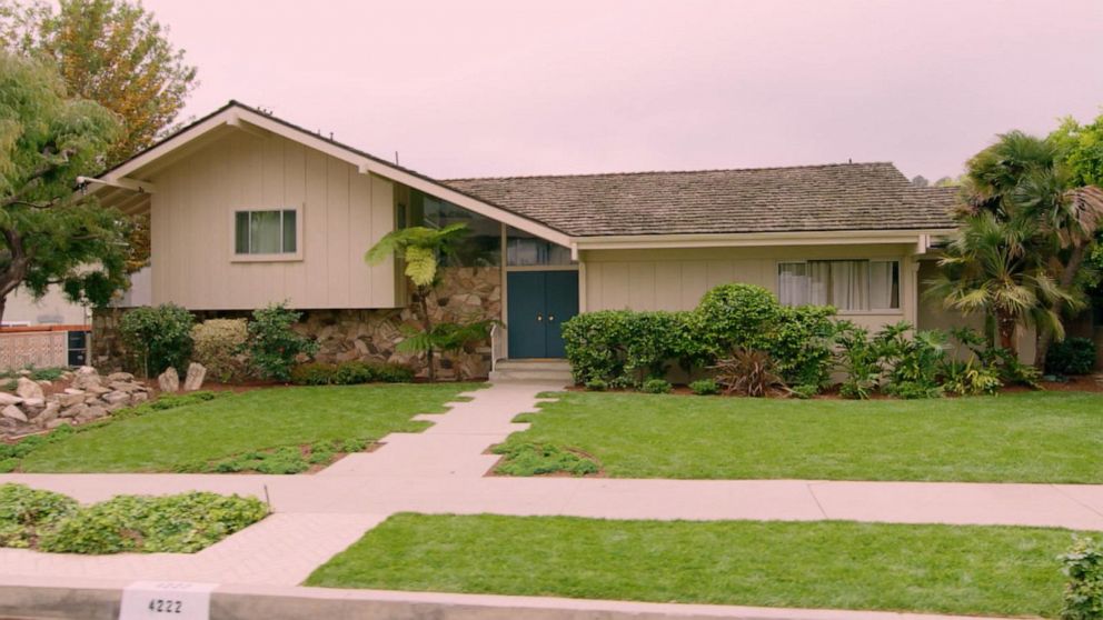 1st Look At The Newly Renovated Brady Bunch House