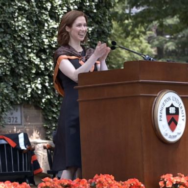 VIDEO: Ellie Kemper gives powerful commencement speech at Princeton University