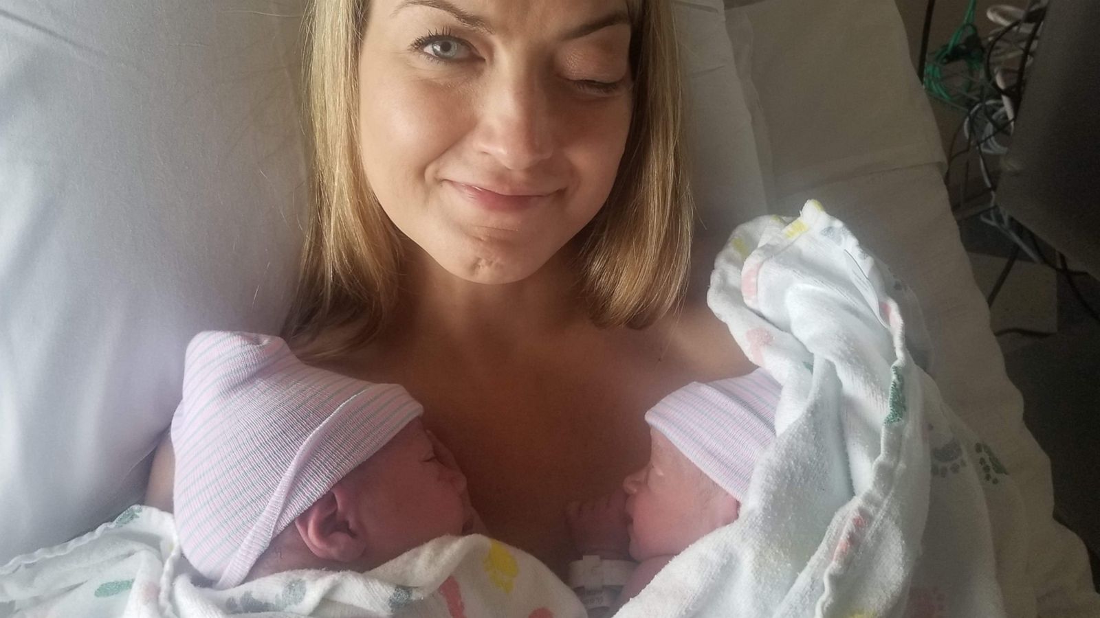 Woman who carried twins for twin sister gives birth - Good Morning America