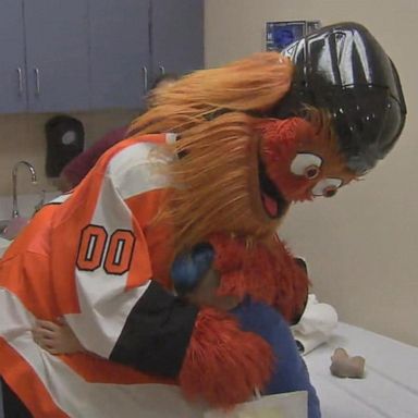 VIDEO: 'GMA' Hot List: Philadelphia Flyers mascot Gritty surprises boy at hospital 