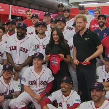 VIDEO: Prince Harry and Duchess Meghan welcome Yankees and Red Sox 