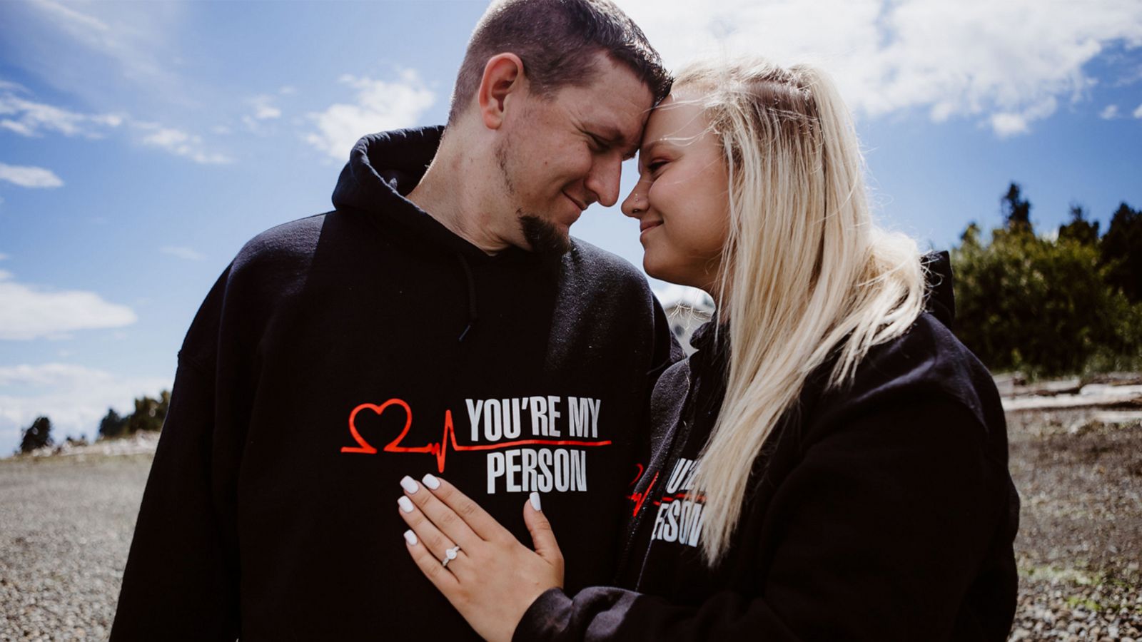 VIDEO: Man pulls off elaborate 'Grey's Anatomy'-themed proposal for his superfan girlfriend