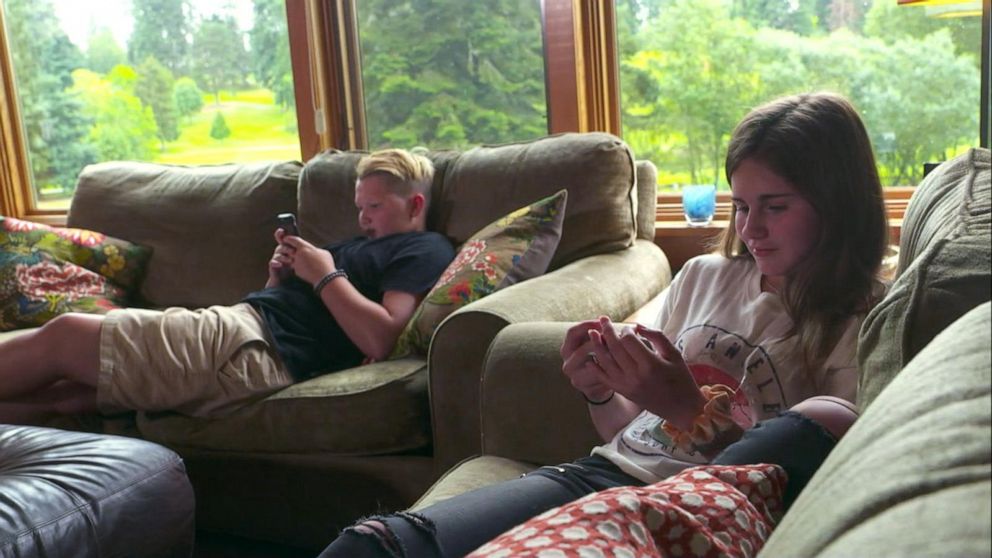 My Child Is Addicted To Screens Working With Families With >> Parents Hire Coaches To Help Limit Their Kids Screen Time Video My Child Is Addicted To Screens Working With Families With >> Parents Hire Coaches To Help Limit Their Kids Screen Time Video