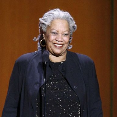 VIDEO: Toni Morrison, Nobel Prize-winning author, dies at 88 