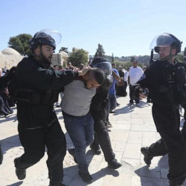 VIDEO: Clashes break out between Israeli police and Palestinians at a holy site