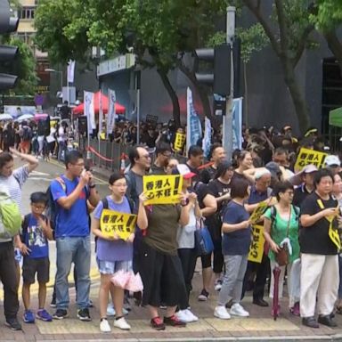 VIDEO: Demonstrators, riot police clash for 11th straight weekend in Hong Kong