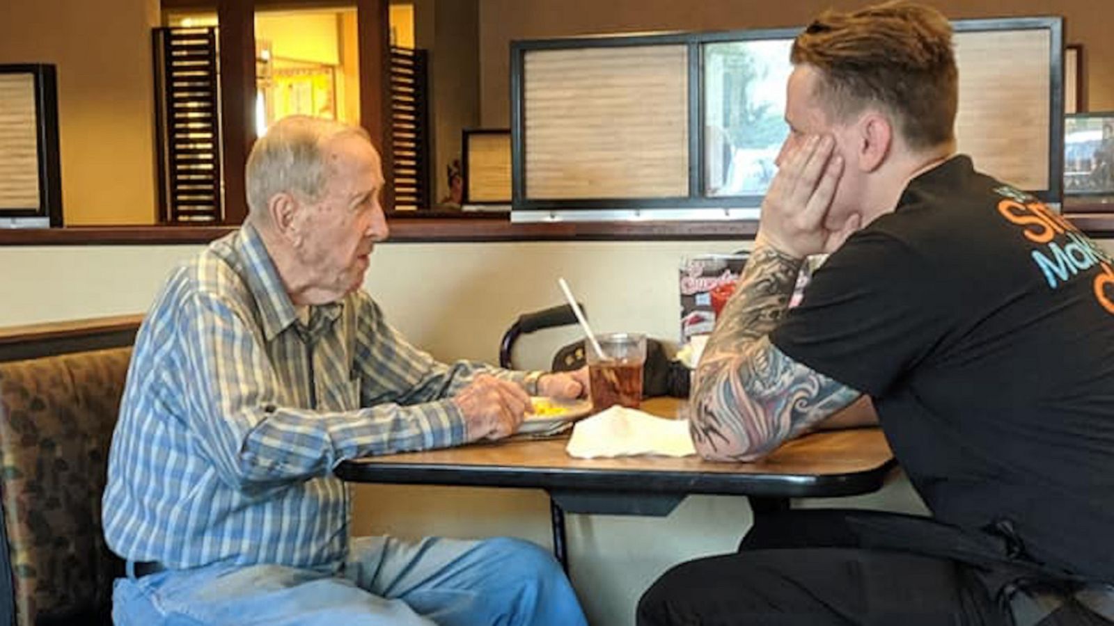 VIDEO: Waiter's kindness towards 91-year-old veteran eating alone wins hearts